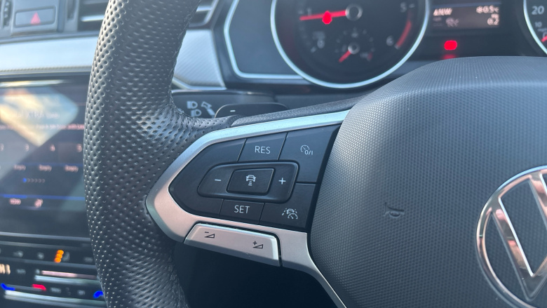 Volkswagen Passat 2.0 TDI EVO SCR R-Line 5dr DSG Diesel Estate